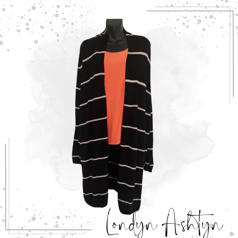 BLACK AND WHITE STRIPED CARDIGAN SIZE 2X